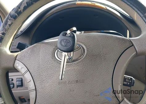 2010 Toyota Sienna Le z USA, uszkodzony, nr VIN 5TDKK4CC8AS337708